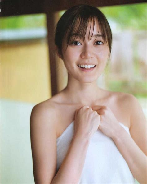 生田絵梨花エロ画像158枚 元乃木坂46のセミヌードや美巨乳水着。